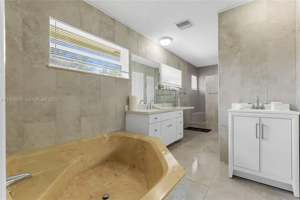 11069 Glenwood Drive Coral Springs FL 33065