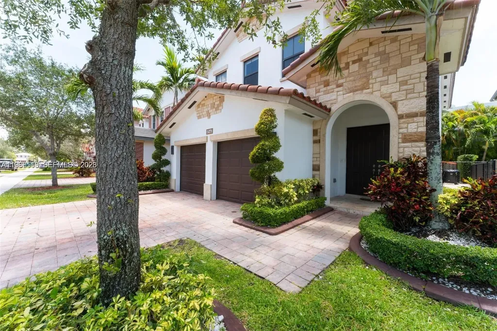 10560 NW 69 Terrace Doral FL 33178