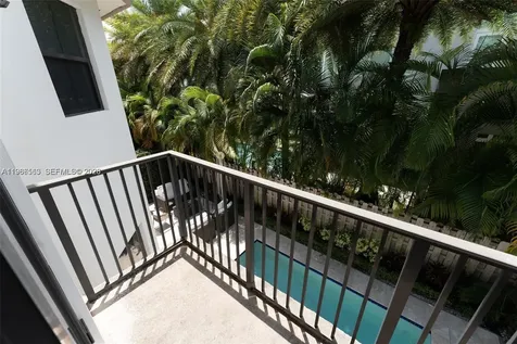 10560 NW 69 Terrace Doral FL 33178