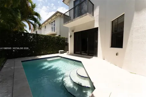 10560 NW 69 Terrace Doral FL 33178