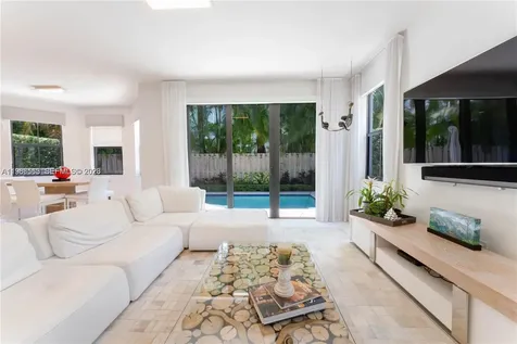 10560 NW 69 Terrace Doral FL 33178