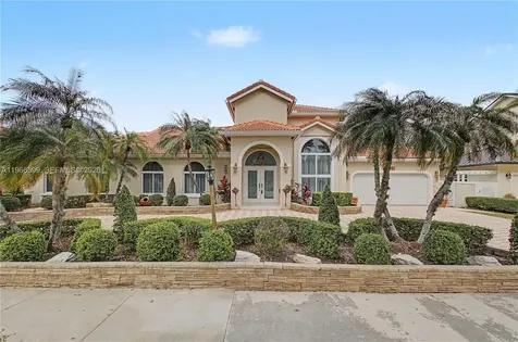 8305 NW 157th Terrace Miami Lakes FL 33016