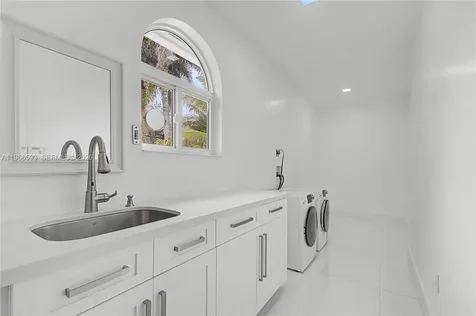8305 NW 157th Terrace Miami Lakes FL 33016