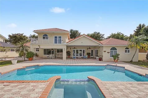 8305 NW 157th Terrace Miami Lakes FL 33016