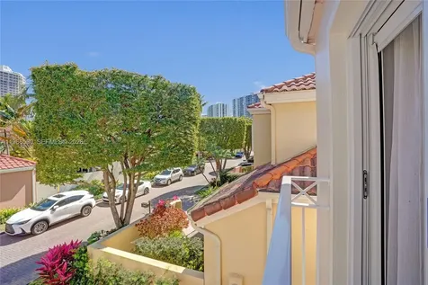 20824 NE 37th Avenue Aventura FL 33180