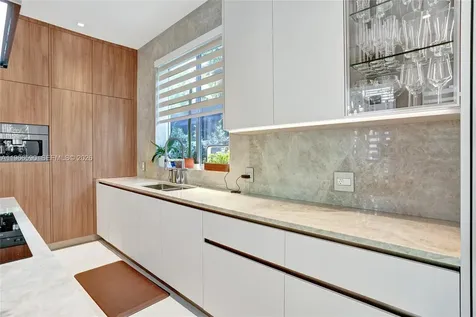 20824 NE 37th Avenue Aventura FL 33180