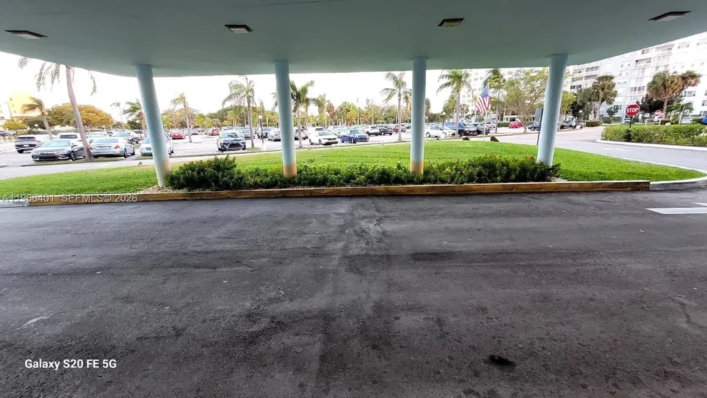 4001 Hillcrest Drive Hollywood FL 33021