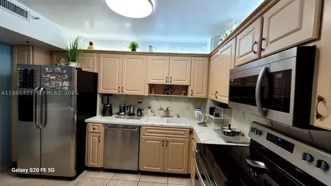4001 Hillcrest Drive Hollywood FL 33021