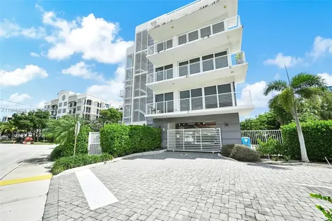 1900 SE 2nd Street Deerfield Beach FL 33441