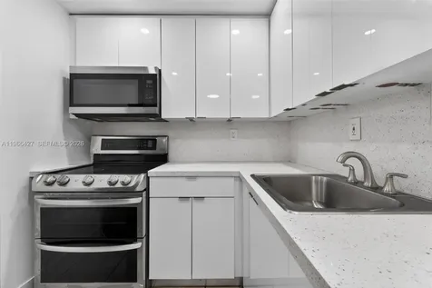 606 W 81st Street Hialeah FL 33014