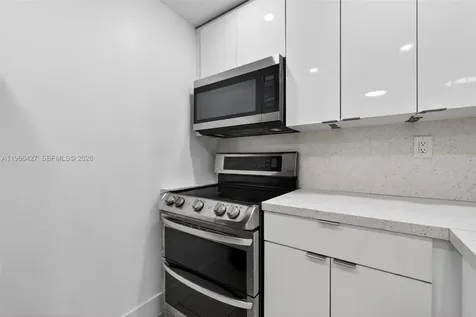 606 W 81st Street Hialeah FL 33014