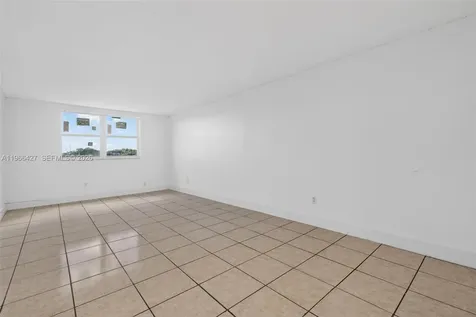 606 W 81st Street Hialeah FL 33014