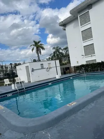 16450 NW 2nd Avenue Miami FL 33169