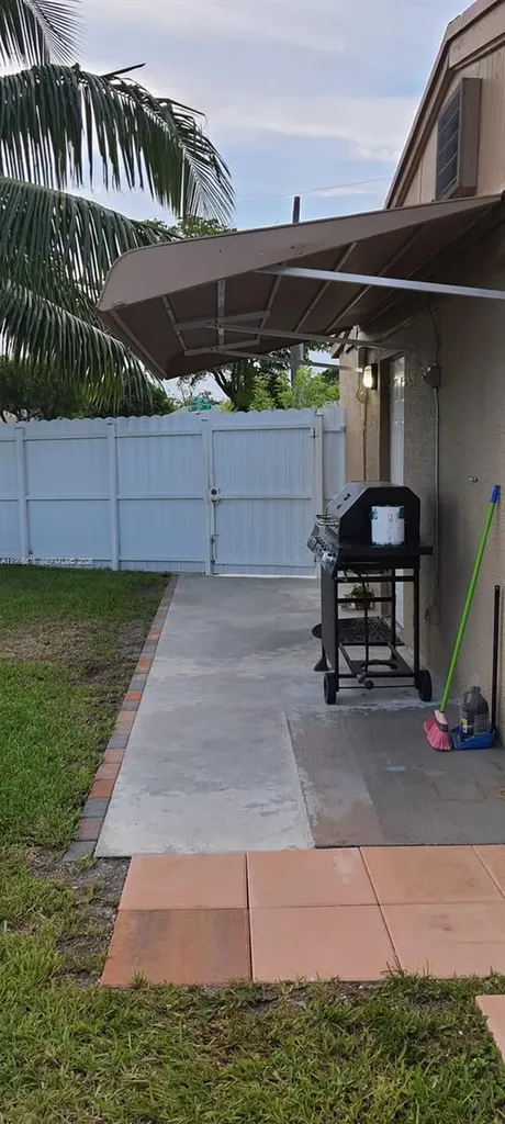 1318 SW 49th Terrace Fort Lauderdale FL 33317
