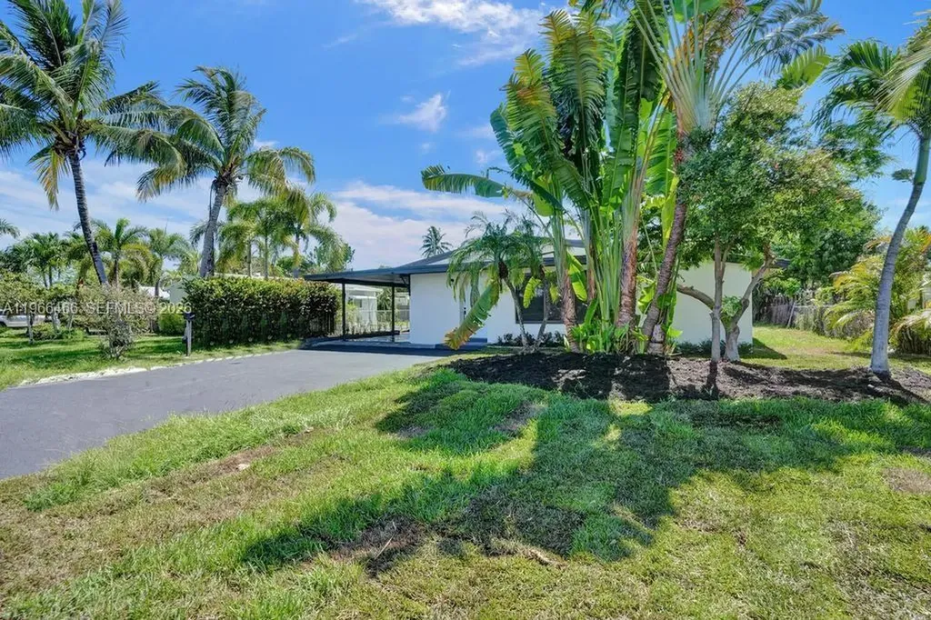 1628 NE 7th Avenue Fort Lauderdale FL 33305
