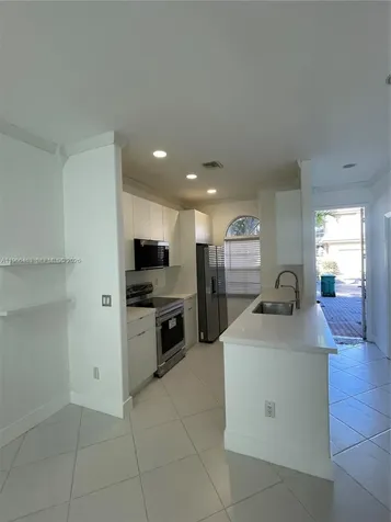 703 NE 195th Street Miami FL 33179