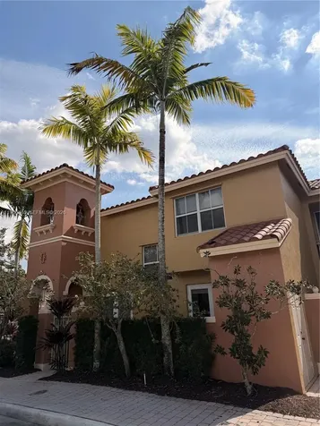906 SW 143rd Avenue Pembroke Pines FL 33027