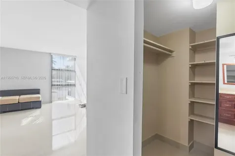 3675 N Country Club Drive Aventura FL 33180