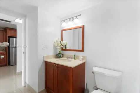 3675 N Country Club Drive Aventura FL 33180