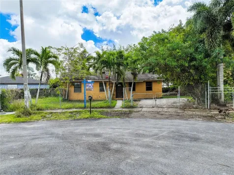 1664 SW 2nd Court Homestead FL 33030
