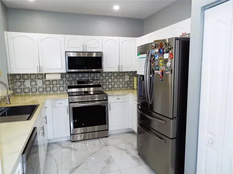 21470 SW 85th Path Cutler Bay FL 33189