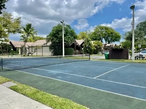 613 N University Drive Plantation FL 33324