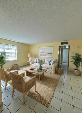 326 Ocean Drive Miami Beach FL 33139