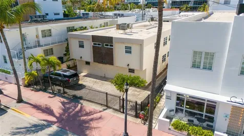 326 Ocean Drive Miami Beach FL 33139