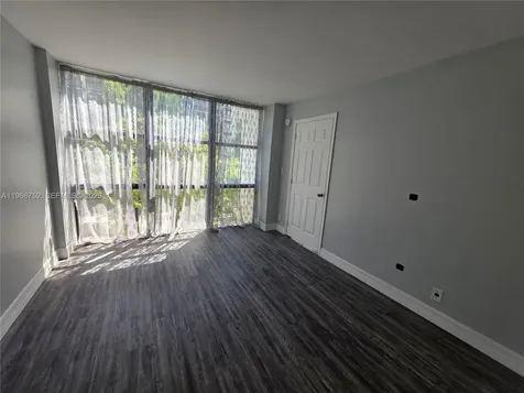 17021 N Bay Road Sunny Isles Beach FL 33160