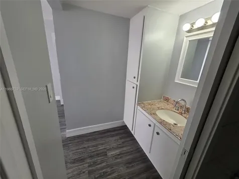 17021 N Bay Road Sunny Isles Beach FL 33160
