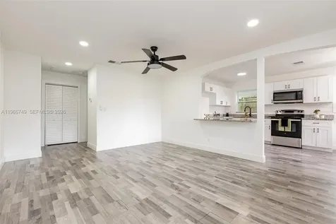 2916 Hawthorne Street Sarasota FL 34239