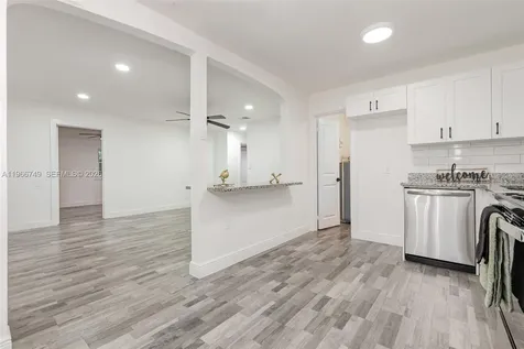 2916 Hawthorne Street Sarasota FL 34239