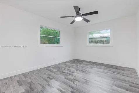 2916 Hawthorne Street Sarasota FL 34239