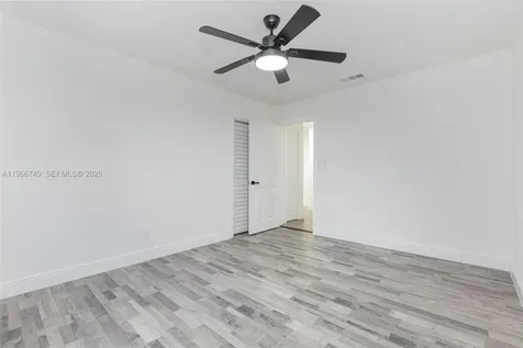 2916 Hawthorne Street Sarasota FL 34239