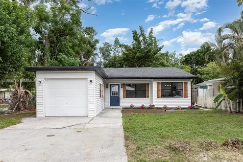 2916 Hawthorne Street Sarasota FL 34239