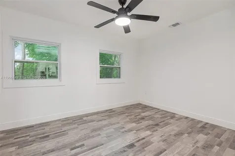 2916 Hawthorne Street Sarasota FL 34239
