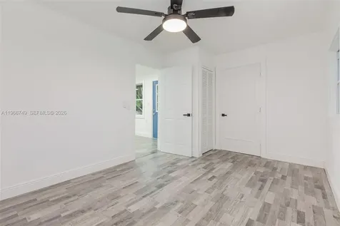 2916 Hawthorne Street Sarasota FL 34239