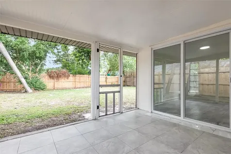 2916 Hawthorne Street Sarasota FL 34239