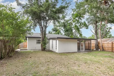 2916 Hawthorne Street Sarasota FL 34239