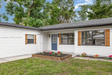 2916 Hawthorne Street Sarasota FL 34239