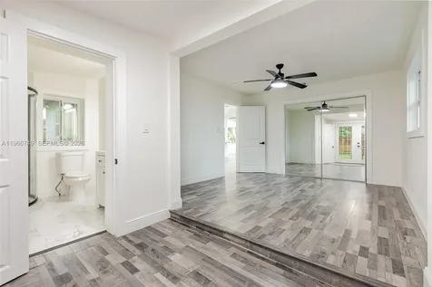 2916 Hawthorne Street Sarasota FL 34239