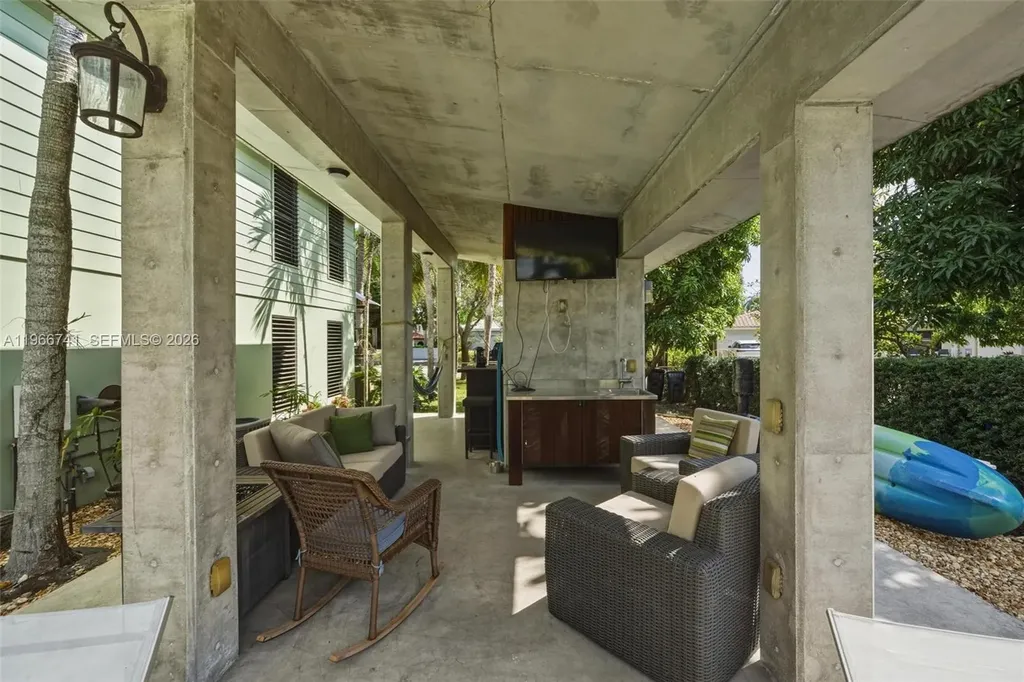 1400 SW 12th Court Fort Lauderdale FL 33312