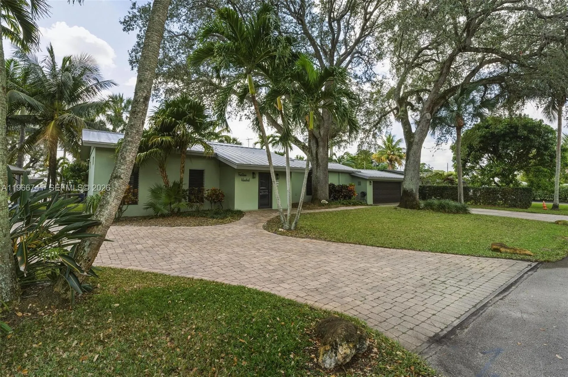 1400 SW 12th Court Fort Lauderdale FL 33312