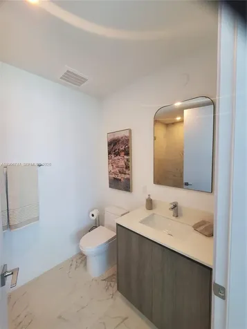 17550 Collins Sunny Isles Beach FL 33160