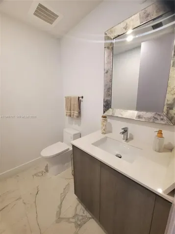 17550 Collins Sunny Isles Beach FL 33160