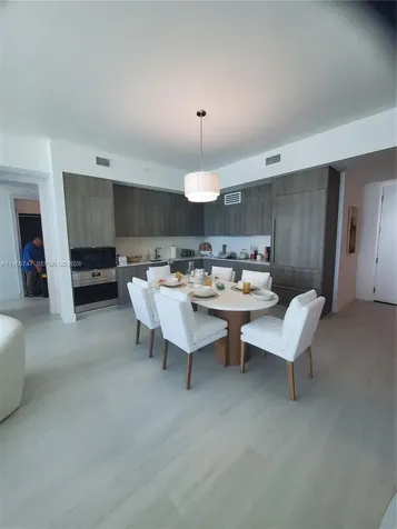 17550 Collins Sunny Isles Beach FL 33160