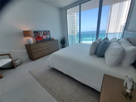 17550 Collins Sunny Isles Beach FL 33160