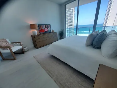 17550 Collins Sunny Isles Beach FL 33160