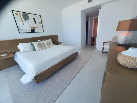 17550 Collins Sunny Isles Beach FL 33160