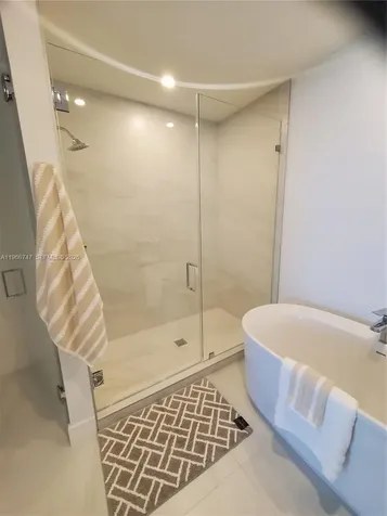 17550 Collins Sunny Isles Beach FL 33160
